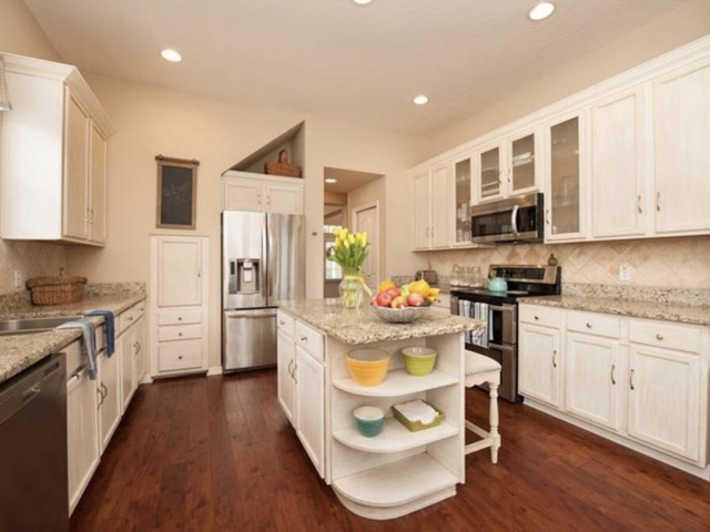 Kitchen - Before Remodel