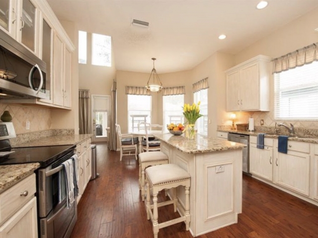 Kitchen - Before Remodel