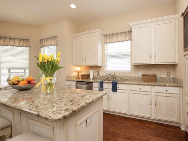 Kitchen - Before Remodel